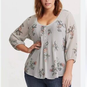 Torrid size 0 blouse floral  Gray Blouse NwT